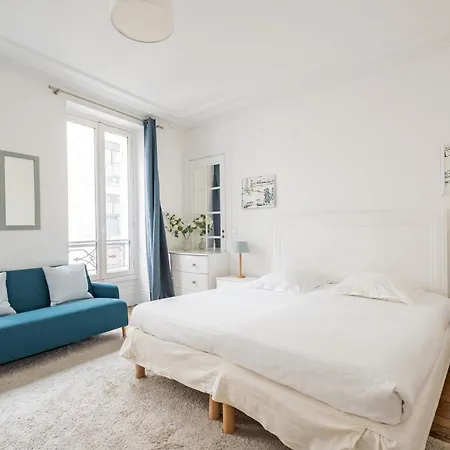 Veeve - Charmingly, Cohesively Chic * Paris