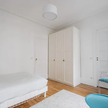 Veeve - Charmingly, Cohesively Chic Paris