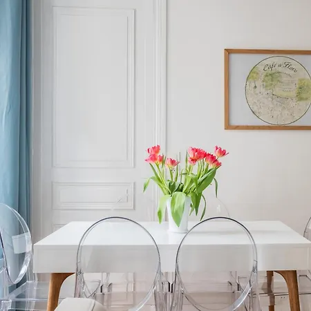 Veeve - Charmingly, Cohesively Chic *