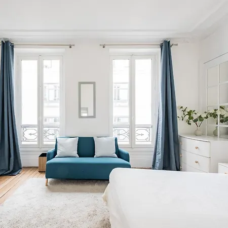 Veeve - Charmingly, Cohesively Chic Apartment *